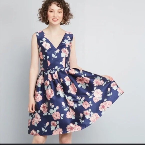 Chi Chi London Dresses & Skirts - EUC ModCloth Dress in Navy and pink Floral Size 6 by Chi Chi London